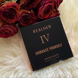 REALHER - IV Embrace Yourself Eyeshadow Palette